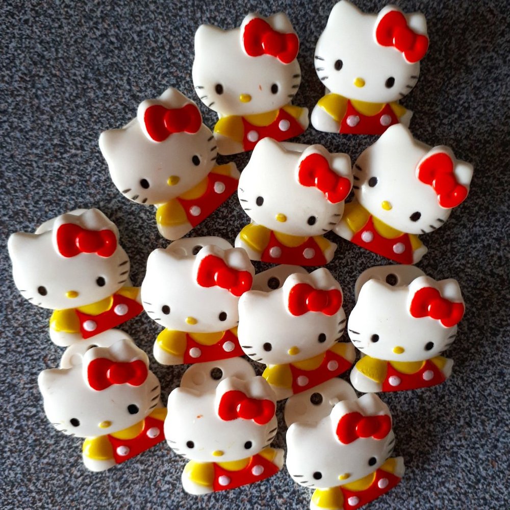 12 Pieces Hello Kitty Paper Clips For School or Home String Decor